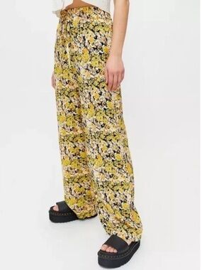 UO Carmen Pull On Pants